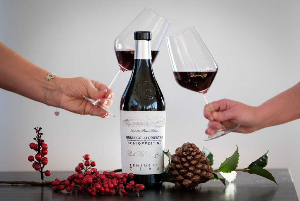 Degustazione professionale di vino rosso dei Tenimenti Civa