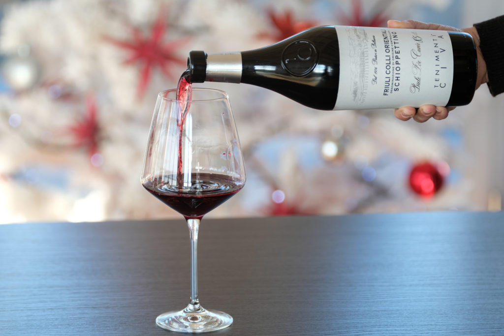 Degustazione del vino rosso Schioppettino dei Tenimenti Civa